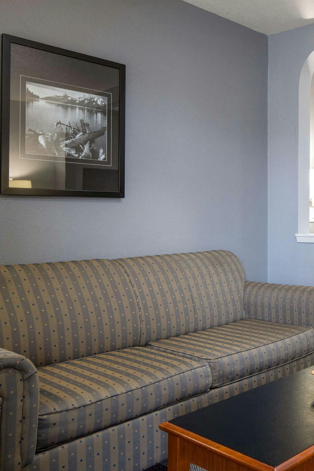 Hotel Atherton Park Inn & Suites photo 2