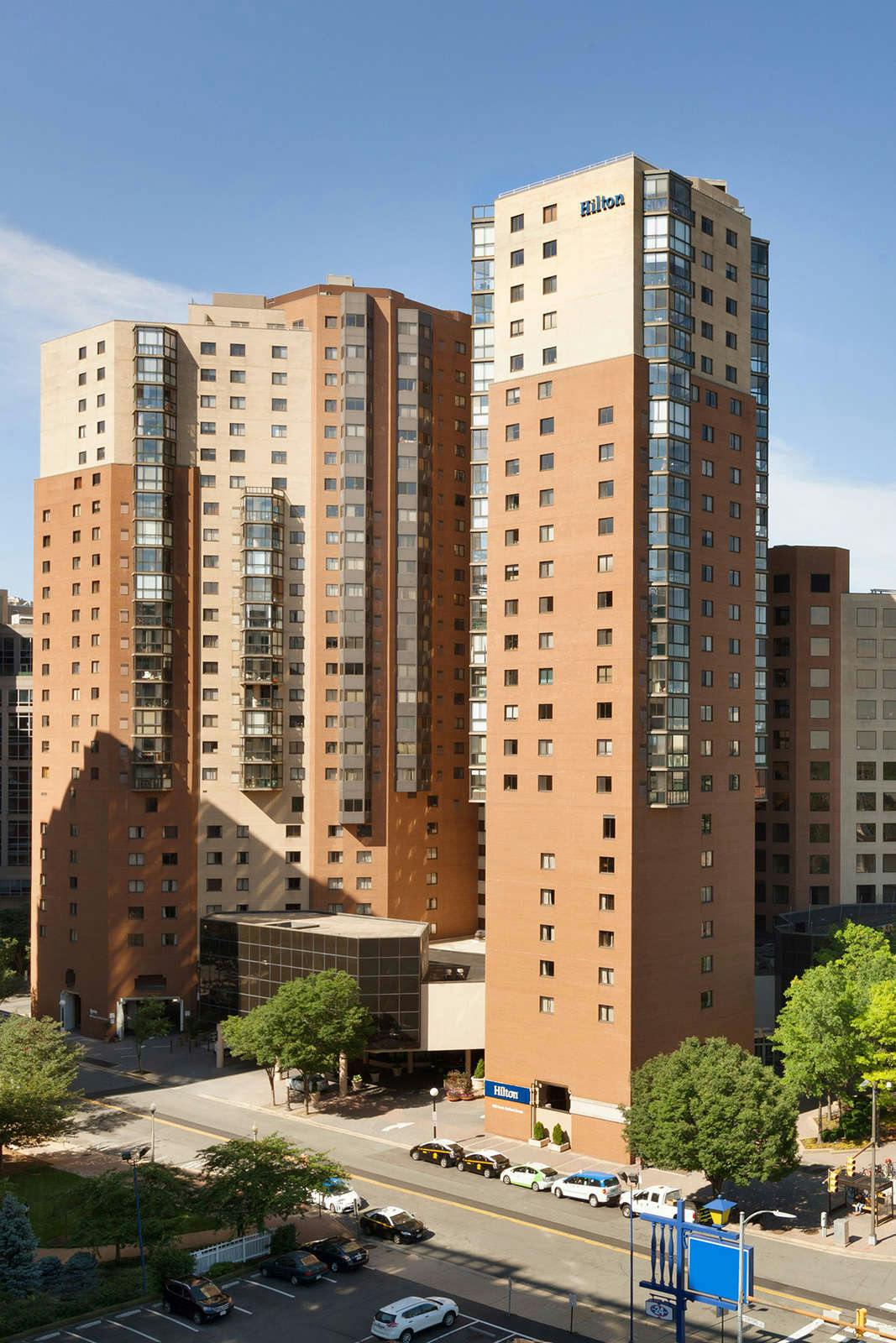 Hotel Hilton Arlington photo 4