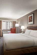 Hotel Hilton Arlington photo 1