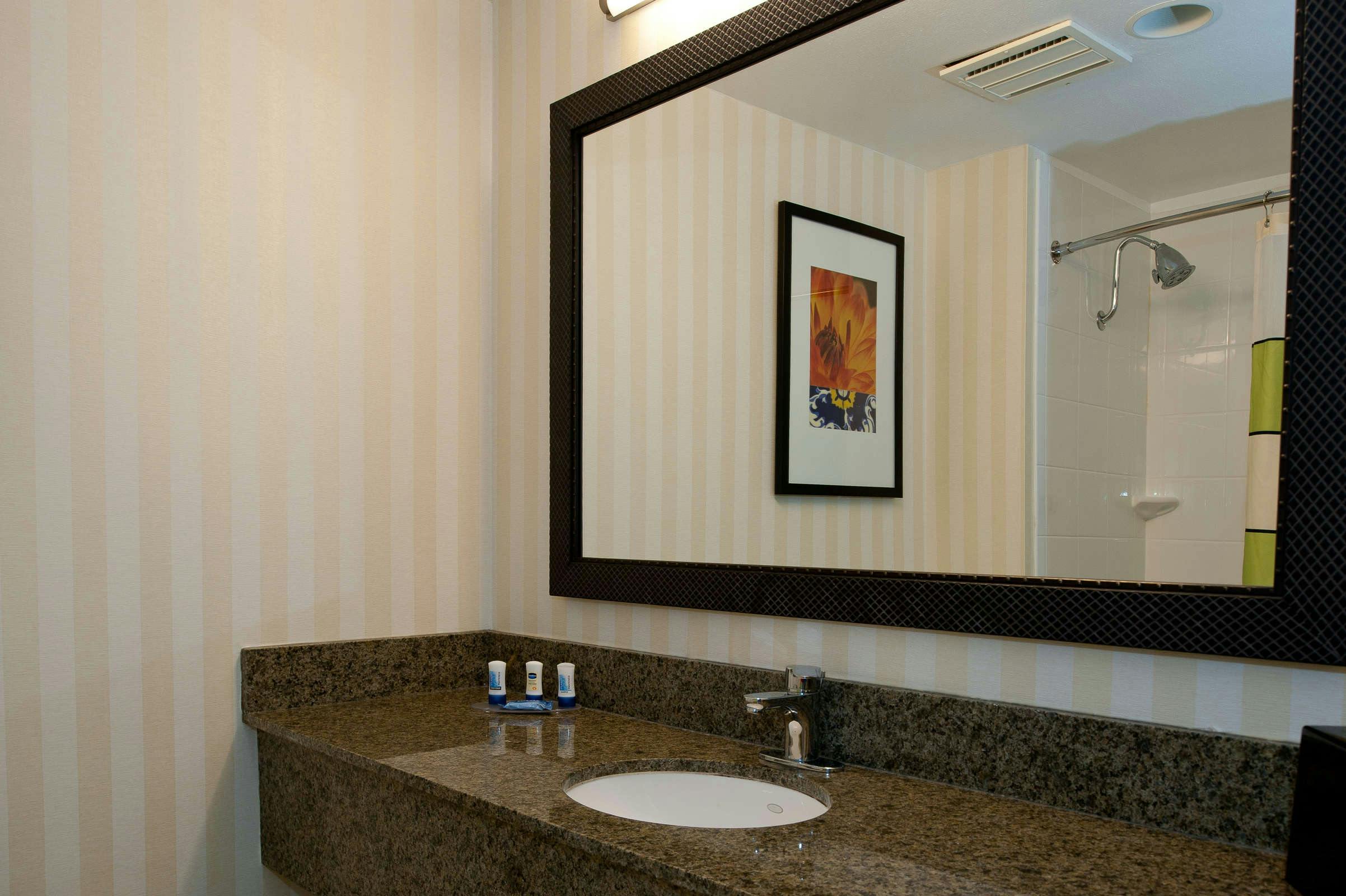 Hotel Fairfield Inn & Suites San Diego Old Town photo 3