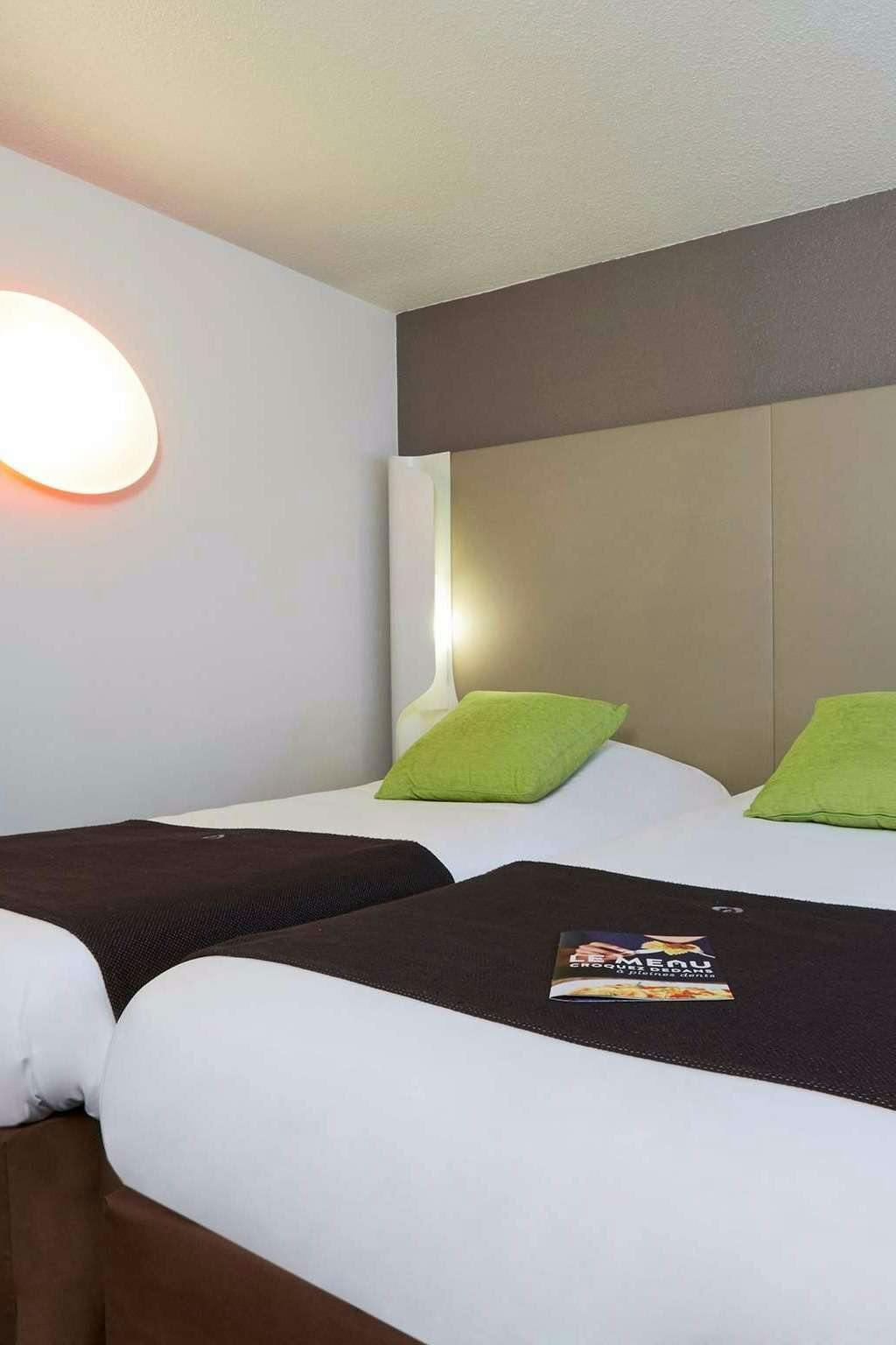 Hotel Campanile Clermont Ferrand - Le Brézet photo 2