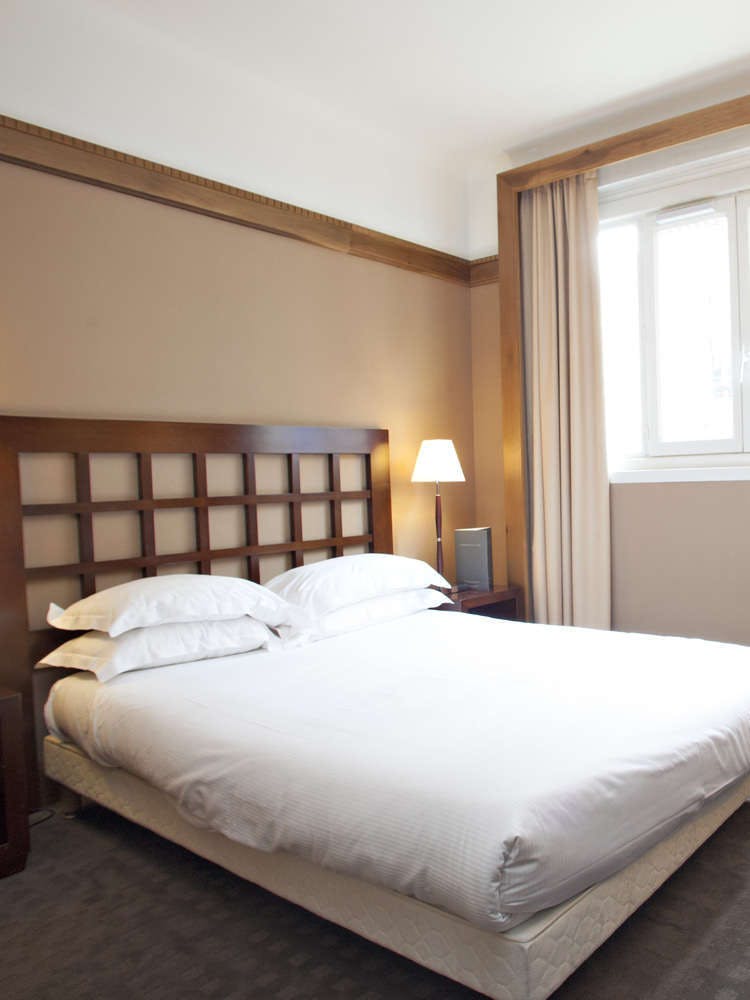 Hotel Best Western Plus Mercedes Arc de Triomphe photo 4