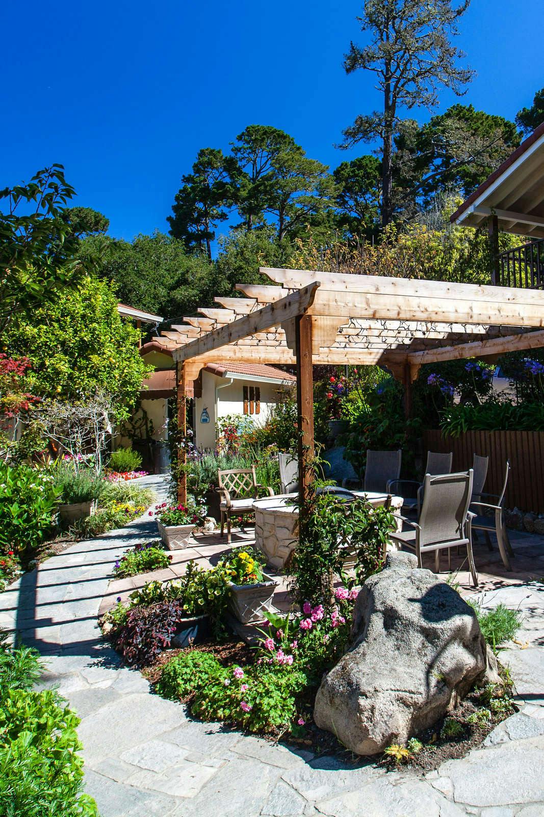 Hotel Vendange Carmel Inn & Suites photo 2