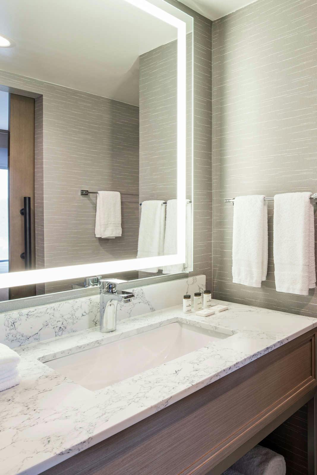 Hotel Sheraton Suites Columbus Worthington photo 5