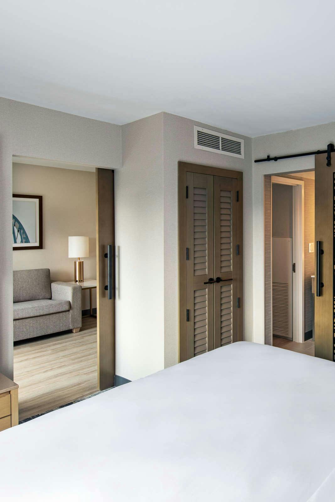 Hotel Sheraton Suites Columbus Worthington photo 4