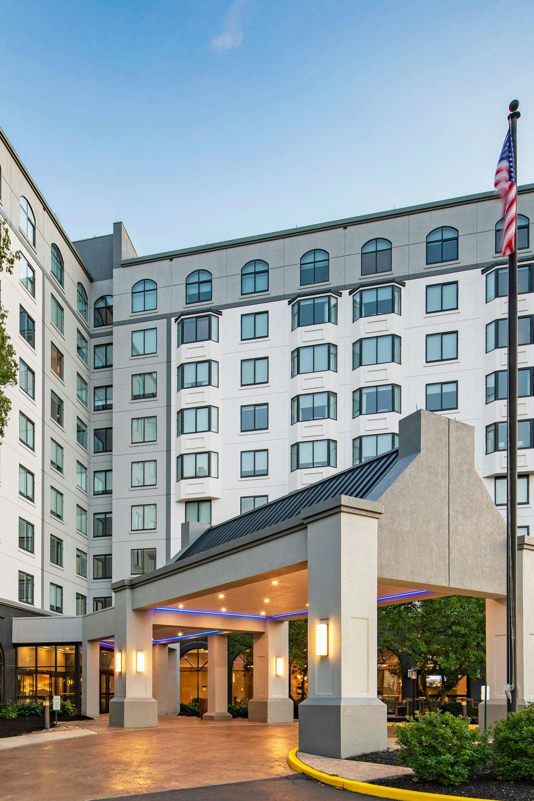 Hotel Sheraton Suites Columbus Worthington photo 1