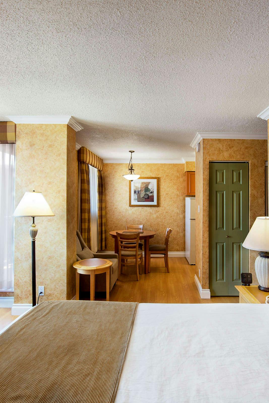 Hotel Sunset Inn and Suites photo 3