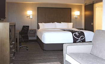 La Quinta Inn & Suites by Wyndham Anchorage Airport