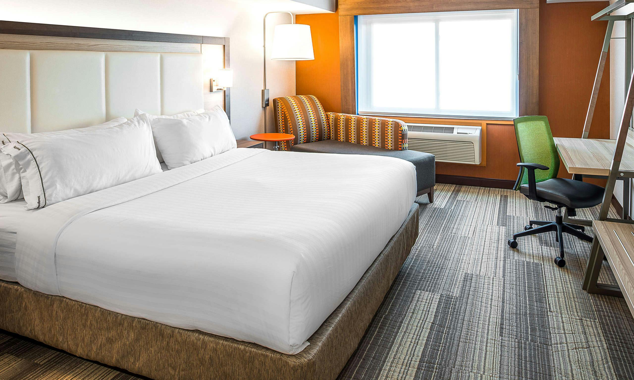 Holiday Inn Express & Suites Orlando South Lake Buena Vista