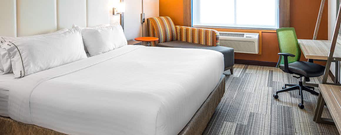Holiday Inn Express & Suites Orlando South Lake Buena Vista