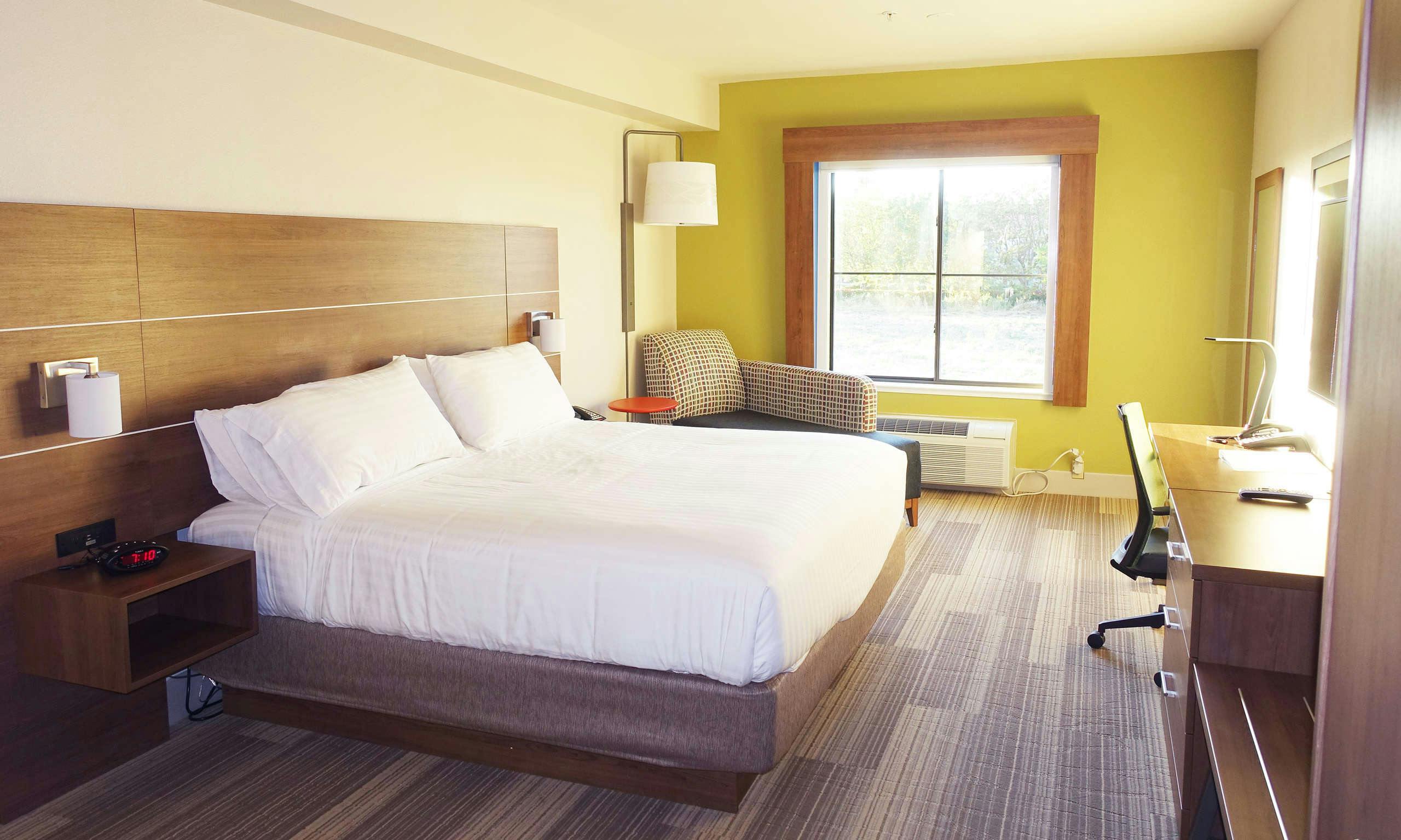Holiday Inn Express & Suites Brentwood