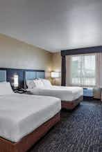 Hotel Holiday Inn Express & Suites Anaheim Resort Area photo 3