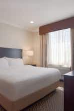 Hotel Holiday Inn Express & Suites Davis University Area photo 4