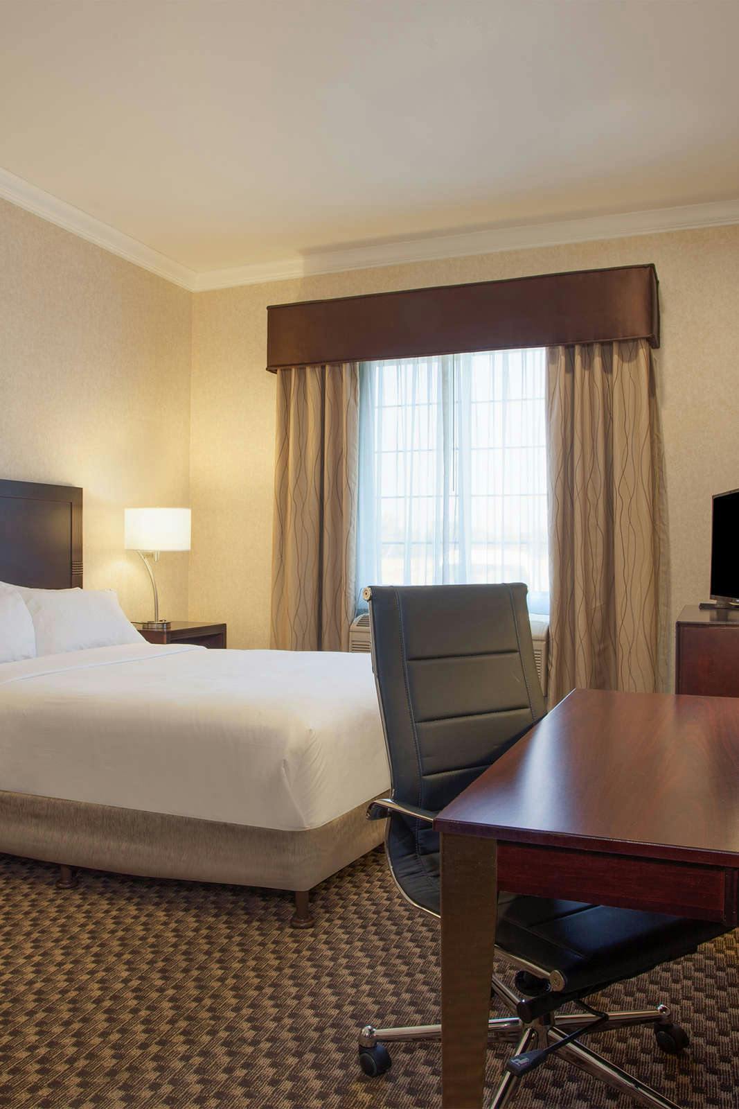 Hotel Holiday Inn Express & Suites Davis University Area photo 5