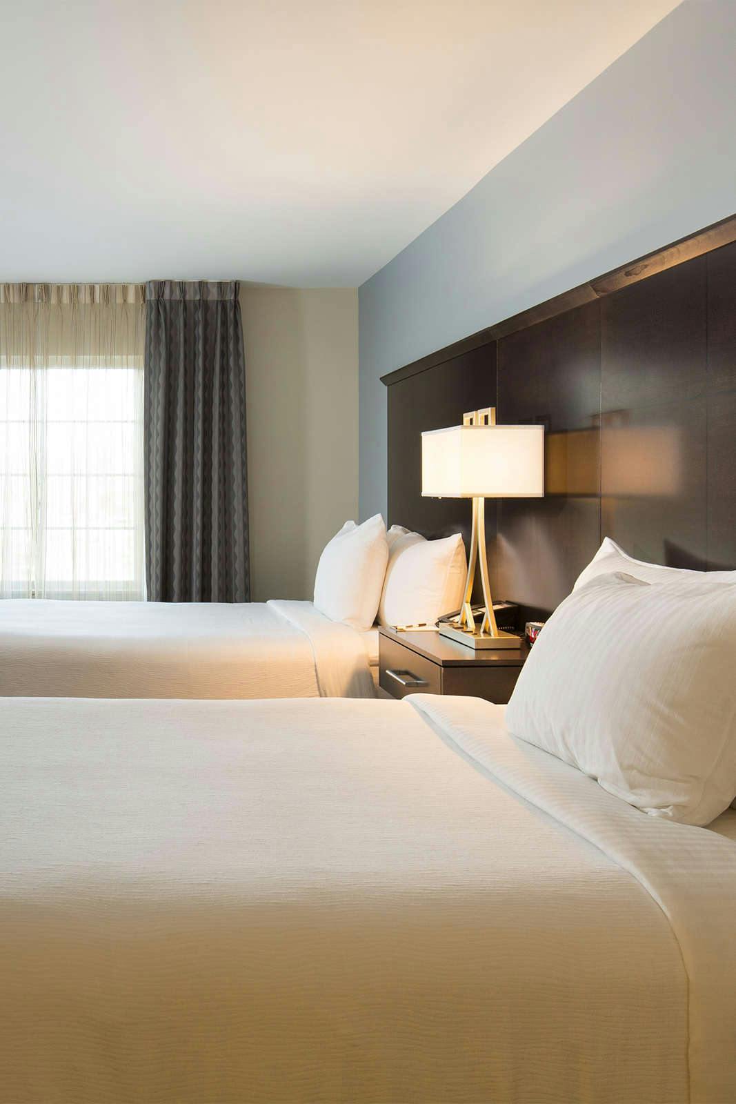 Hotel Staybridge Suites Corona South photo 1