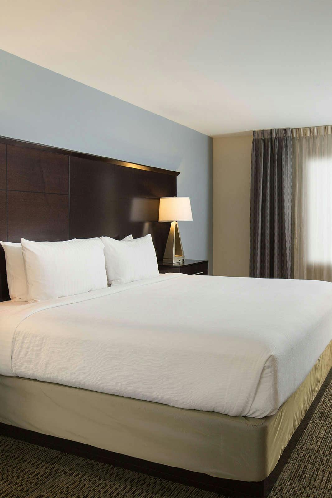 Hotel Staybridge Suites Corona South photo 3