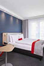Hotel Holiday Inn Express Berlin Alexanderplatz photo 4