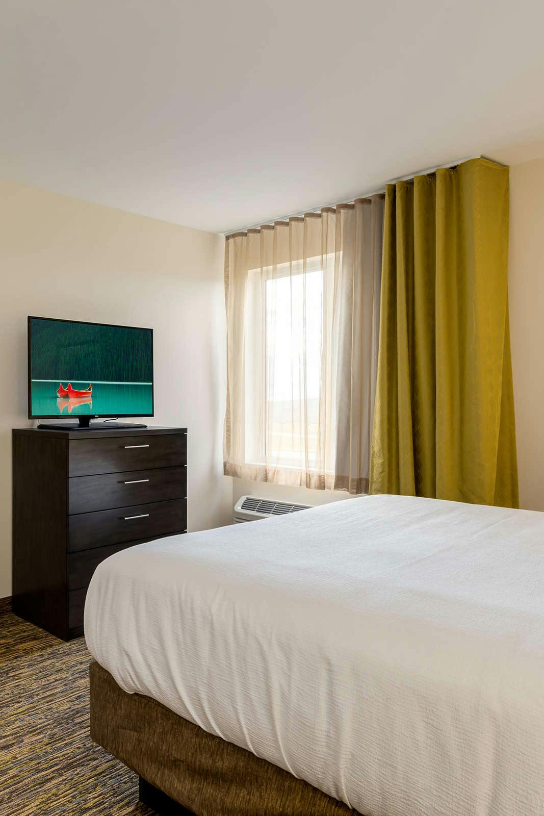 Hotel Holiday Inn & Suites Calgary Airport North photo 1