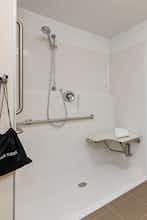 Hotel Holiday Inn & Suites Calgary Airport North photo 3