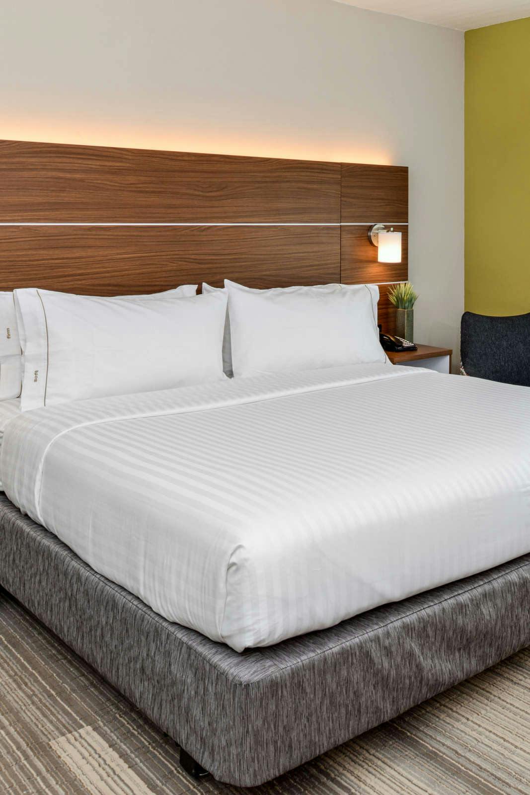 Hotel Holiday Inn Express & Suites Trinity photo 1