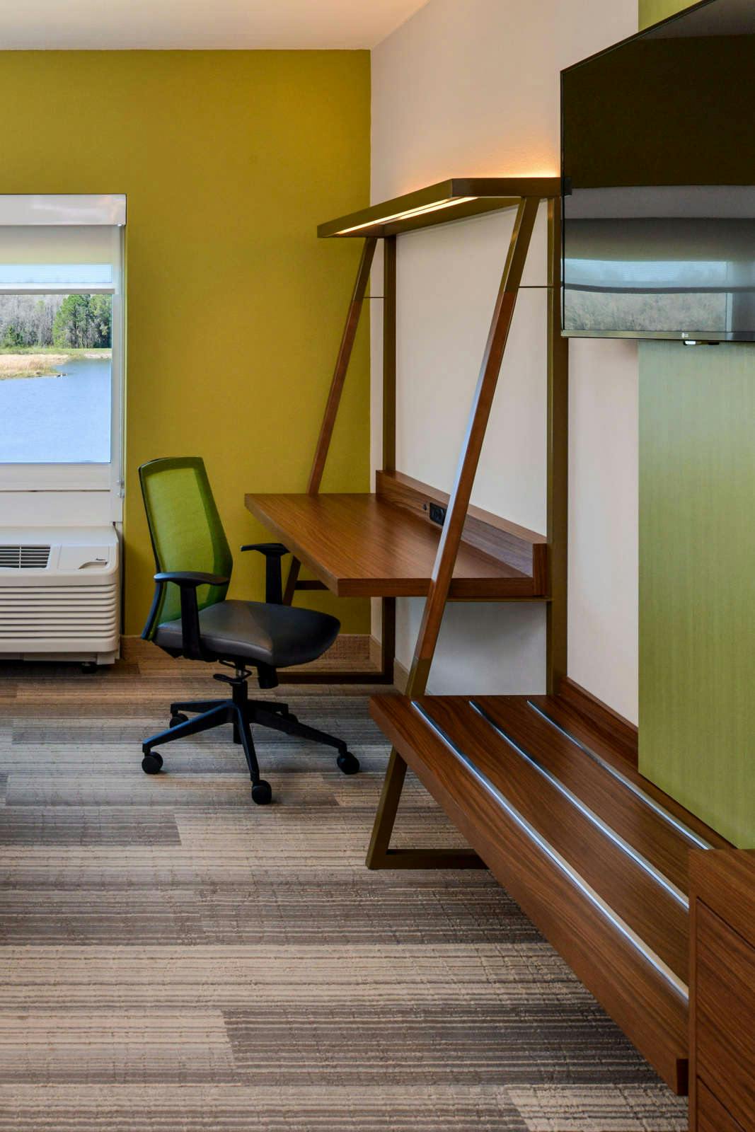 Hotel Holiday Inn Express & Suites Trinity photo 4