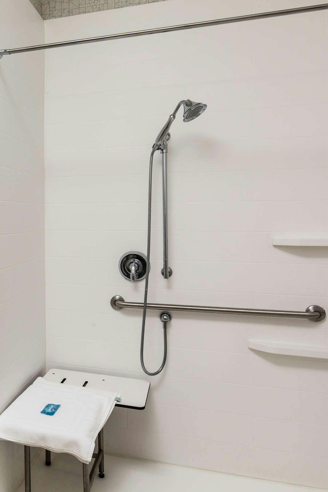 Hotel Holiday Inn Express Visalia photo 5