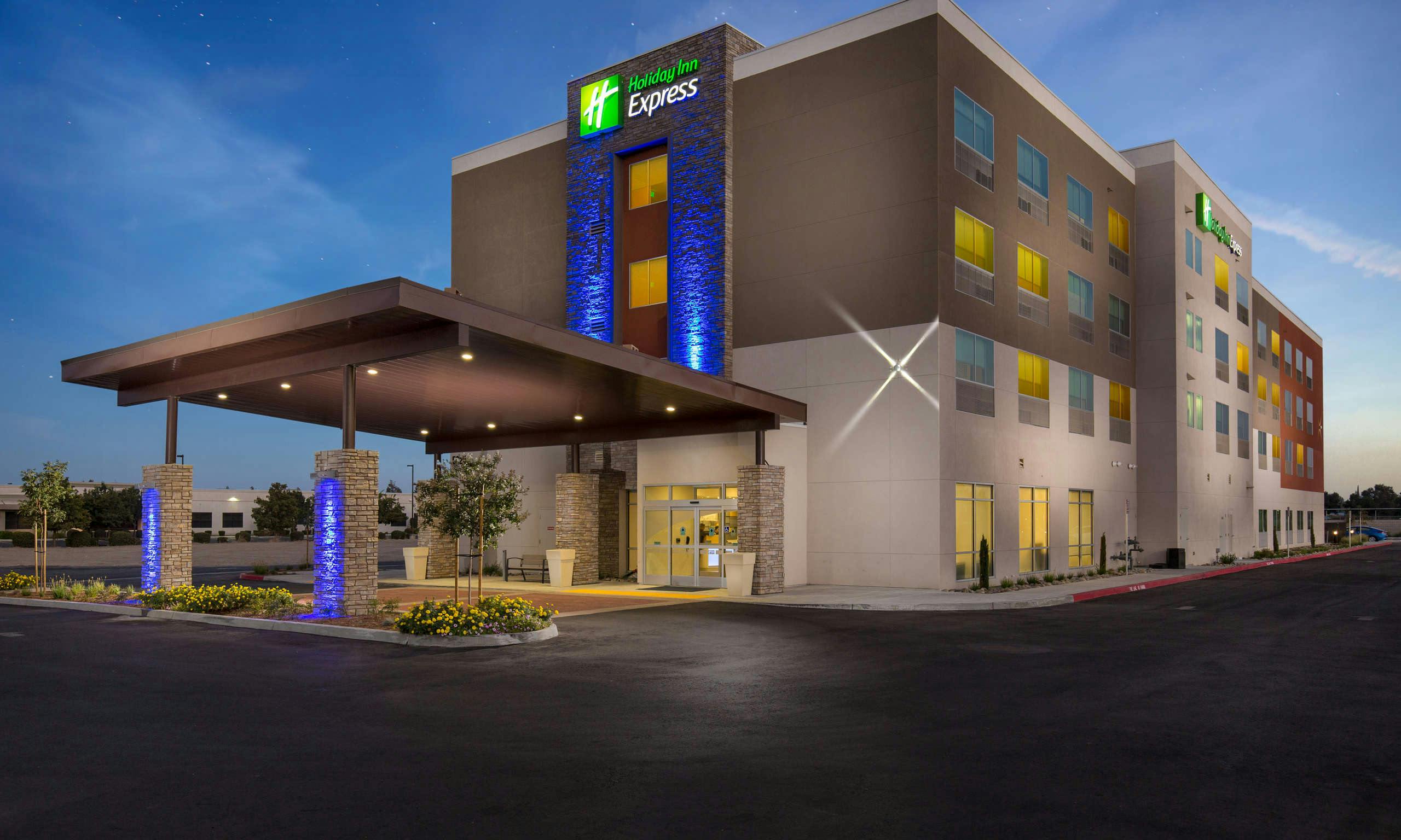 Holiday Inn Express Visalia