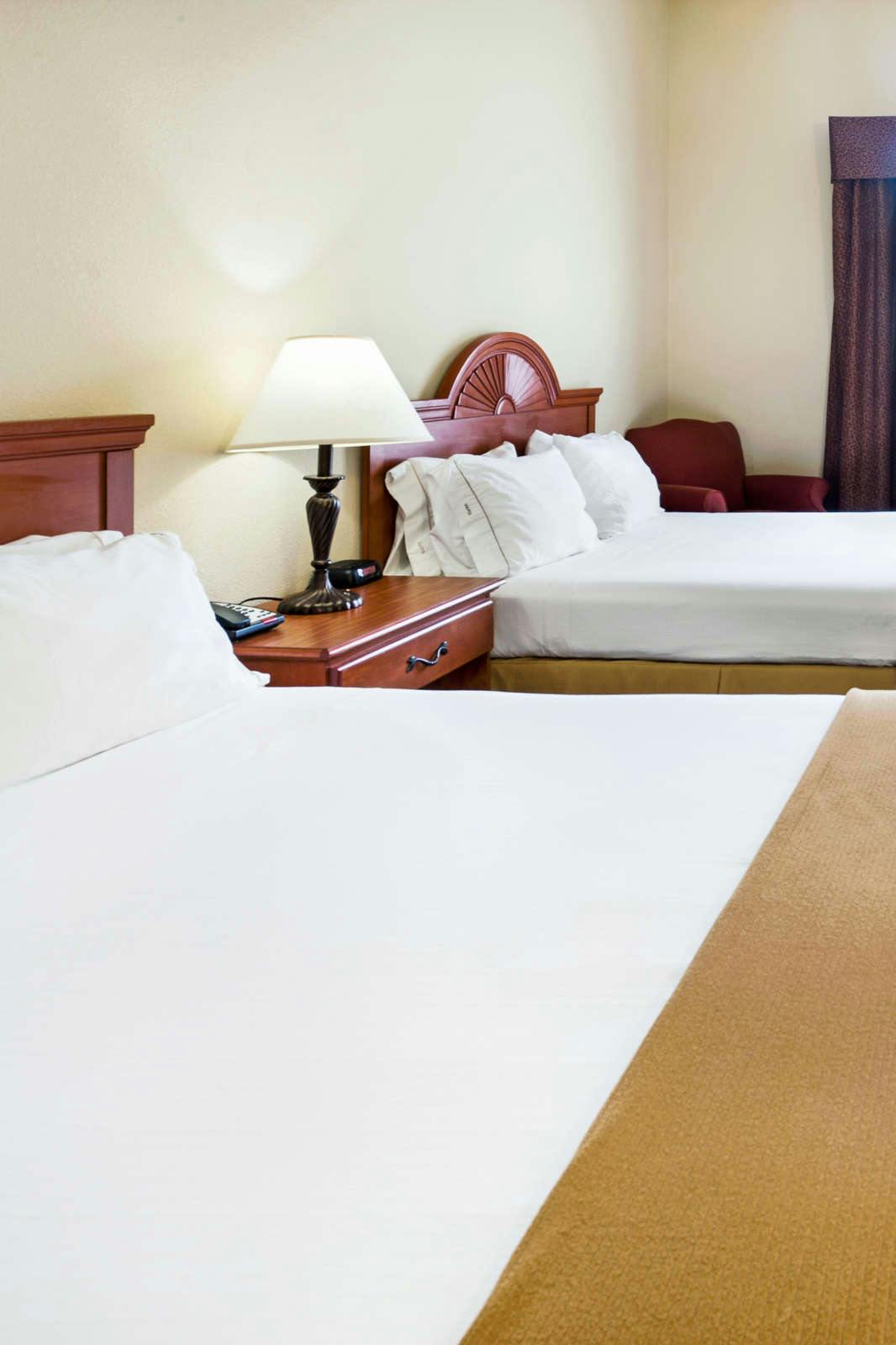 Hotel Holiday Inn Express Windsor Sonoma Wine Country photo 3