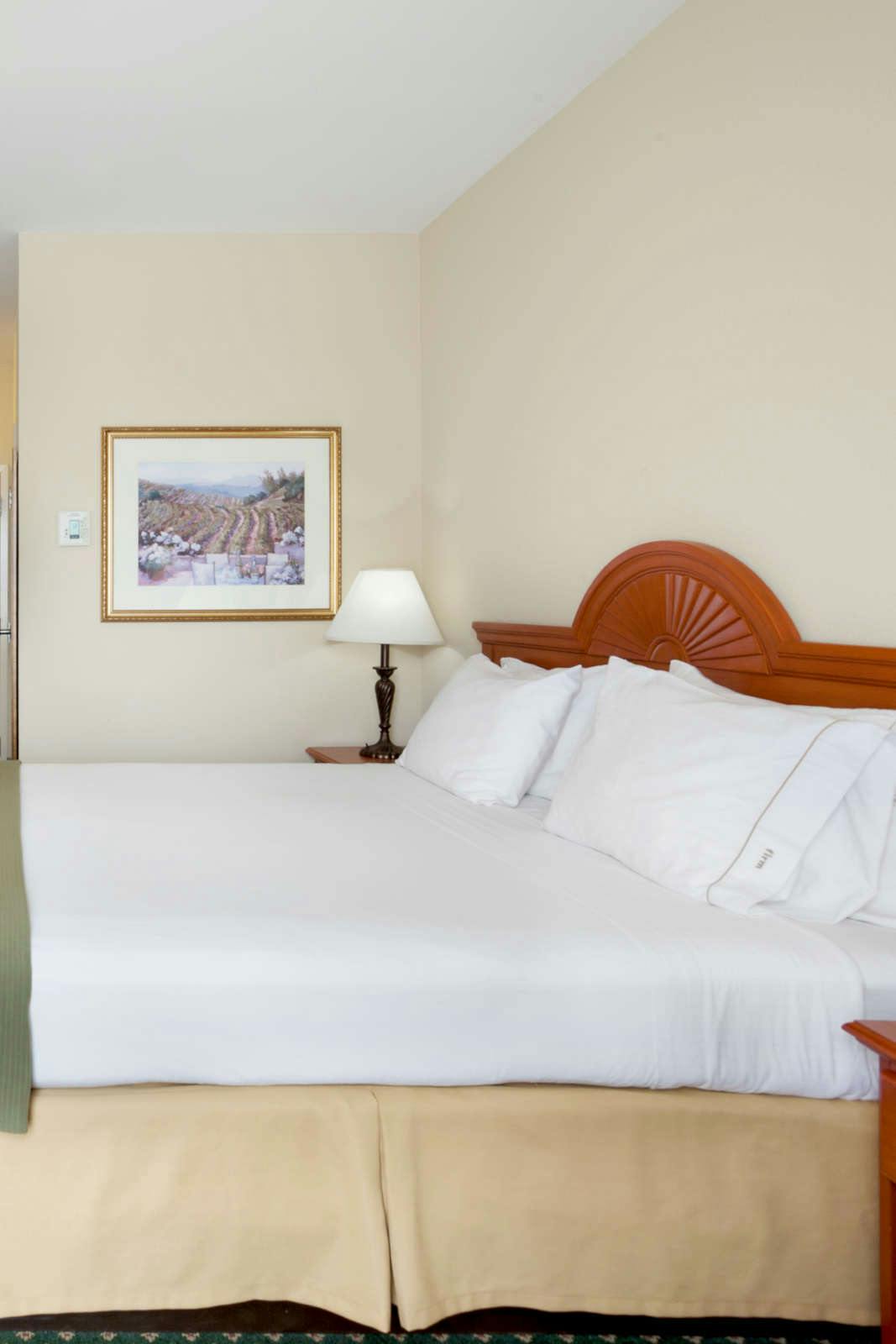 Hotel Holiday Inn Express Windsor Sonoma Wine Country photo 2