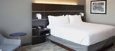 Holiday Inn Express & Suites Jacksonville W I-295 & I-10