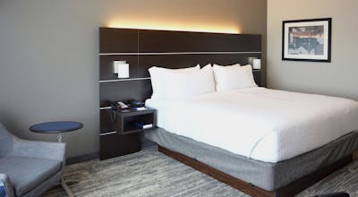 Holiday Inn Express & Suites Jacksonville W I-295 & I-10