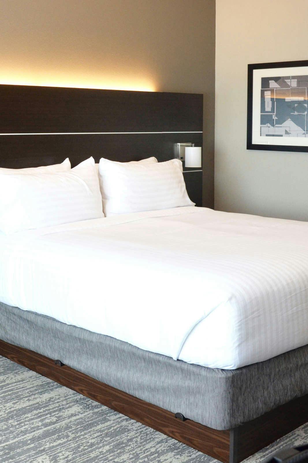 Hotel Holiday Inn Express & Suites Jacksonville W I-295 & I-10 photo 3