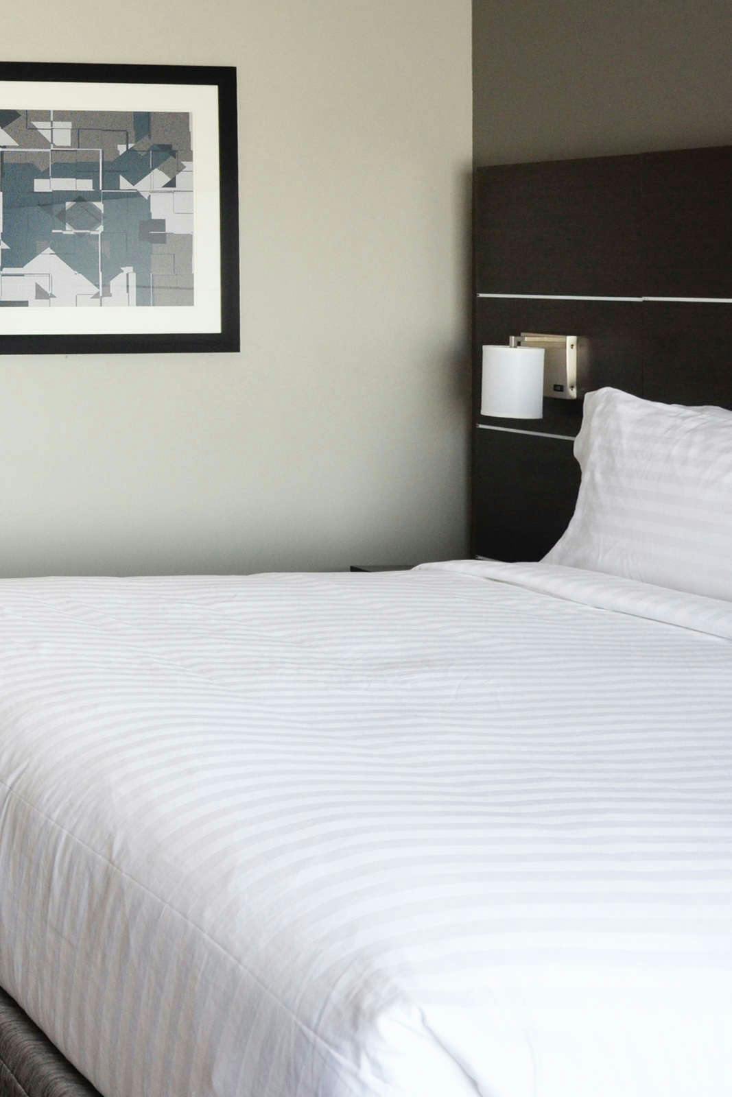 Hotel Holiday Inn Express & Suites Jacksonville W I-295 & I-10 photo 2