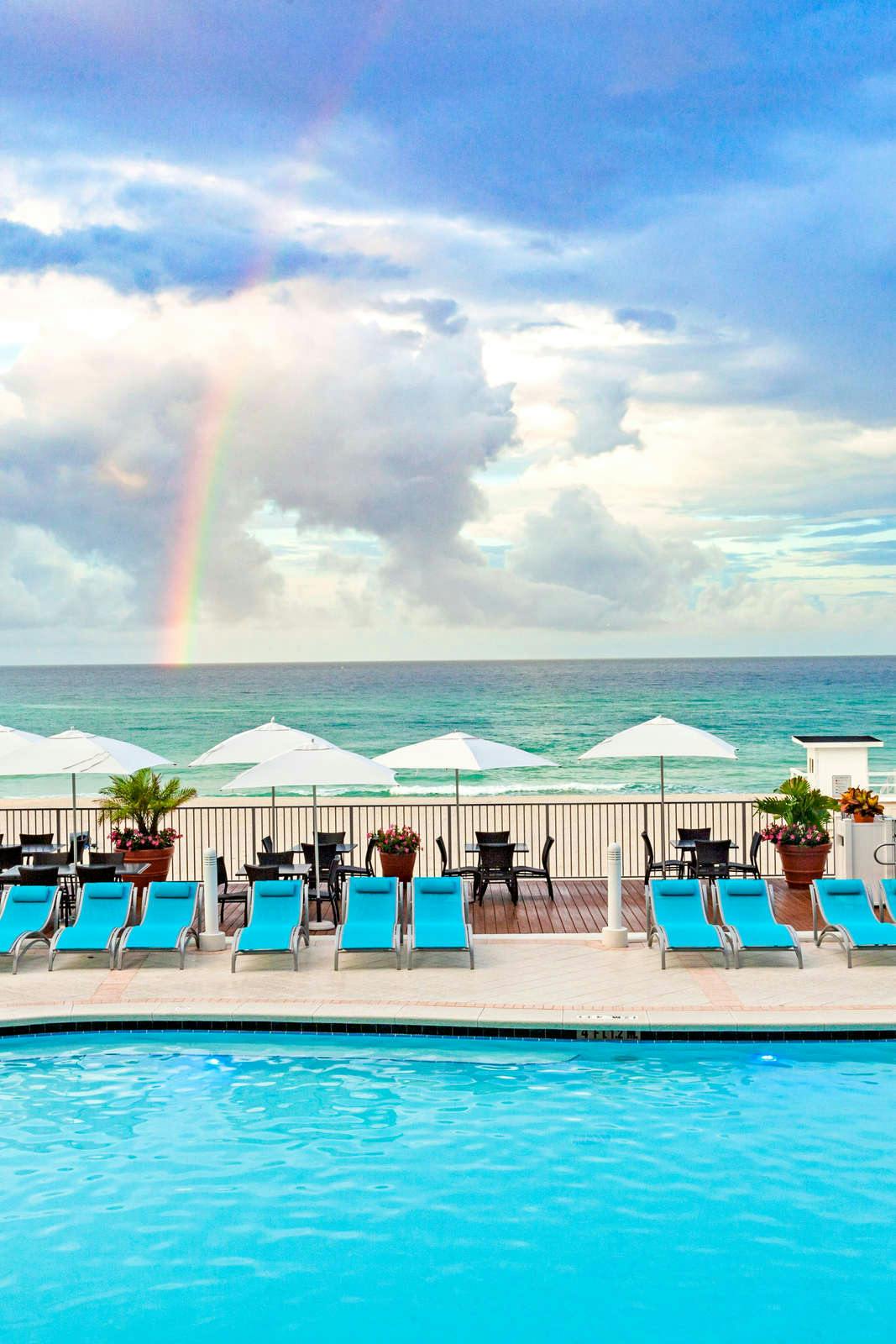 Hotel Holiday Inn Express & Suites Panama City Beach Beachfront photo 1