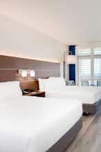 Hotel Holiday Inn Express & Suites Panama City Beach Beachfront photo 5