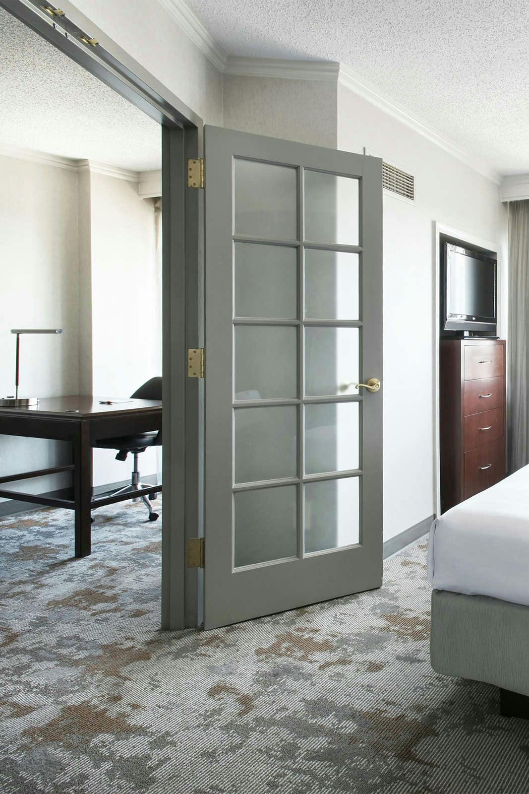 Hotel Embassy Suites by Hilton Bethesda Washington DC photo 5