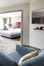 Hotel Embassy Suites by Hilton Bethesda Washington DC photo 3