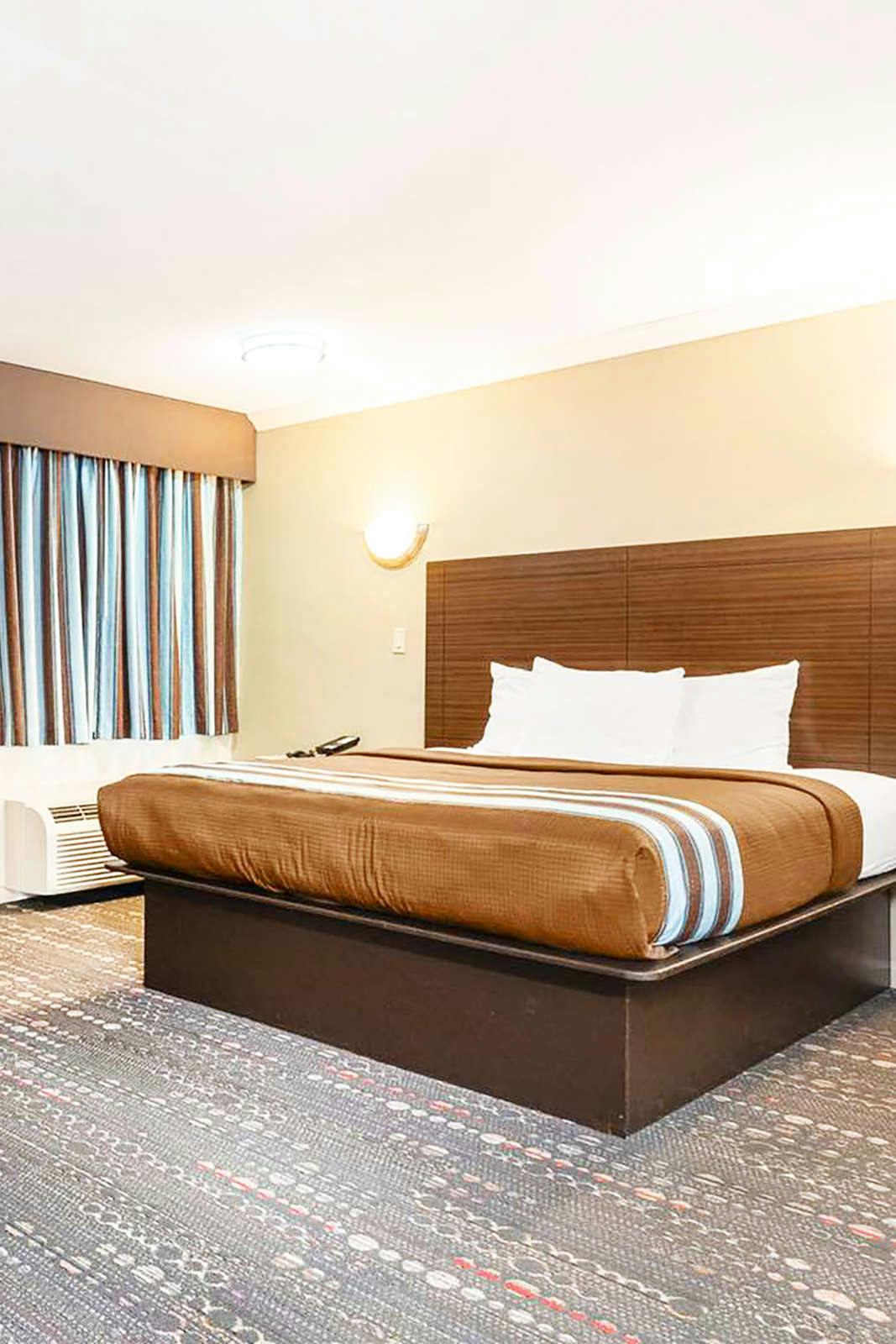 Hotel Americas Best Value Inn Houston at I-45 & Loop 610 photo 2