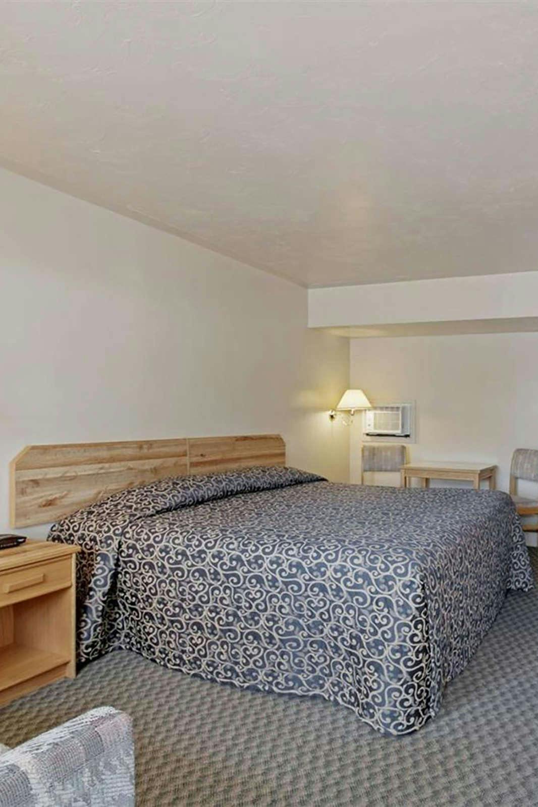 Hotel Canadas Best Value Desert Inn & Suites Cache Creek photo 2