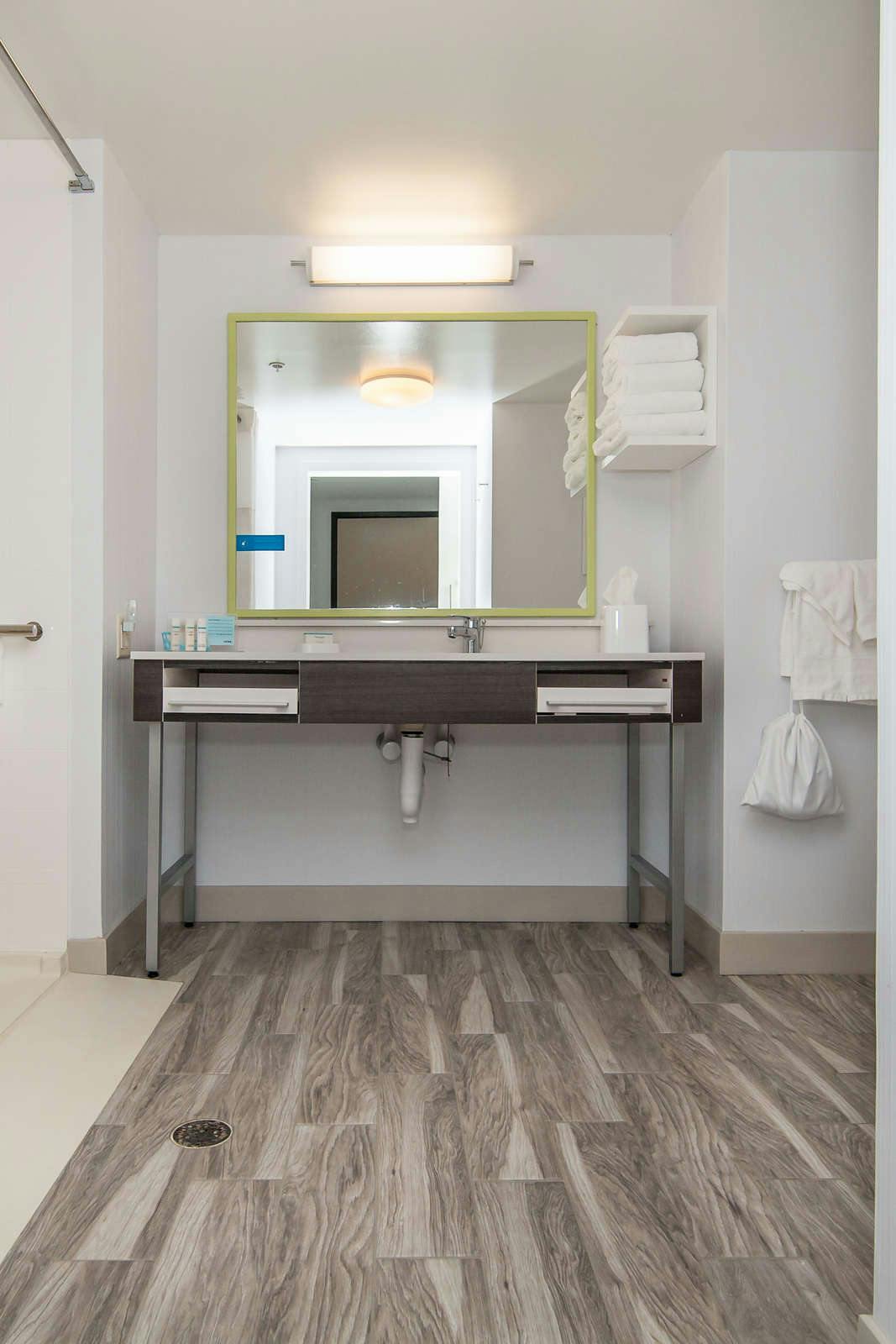 Hotel Hampton Inn by Hilton Norwich photo 3