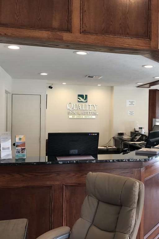 Hotel Quality Inn and Suites Garden Of The Gods photo 4