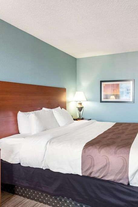 Hotel Quality Inn and Suites Garden Of The Gods photo 1