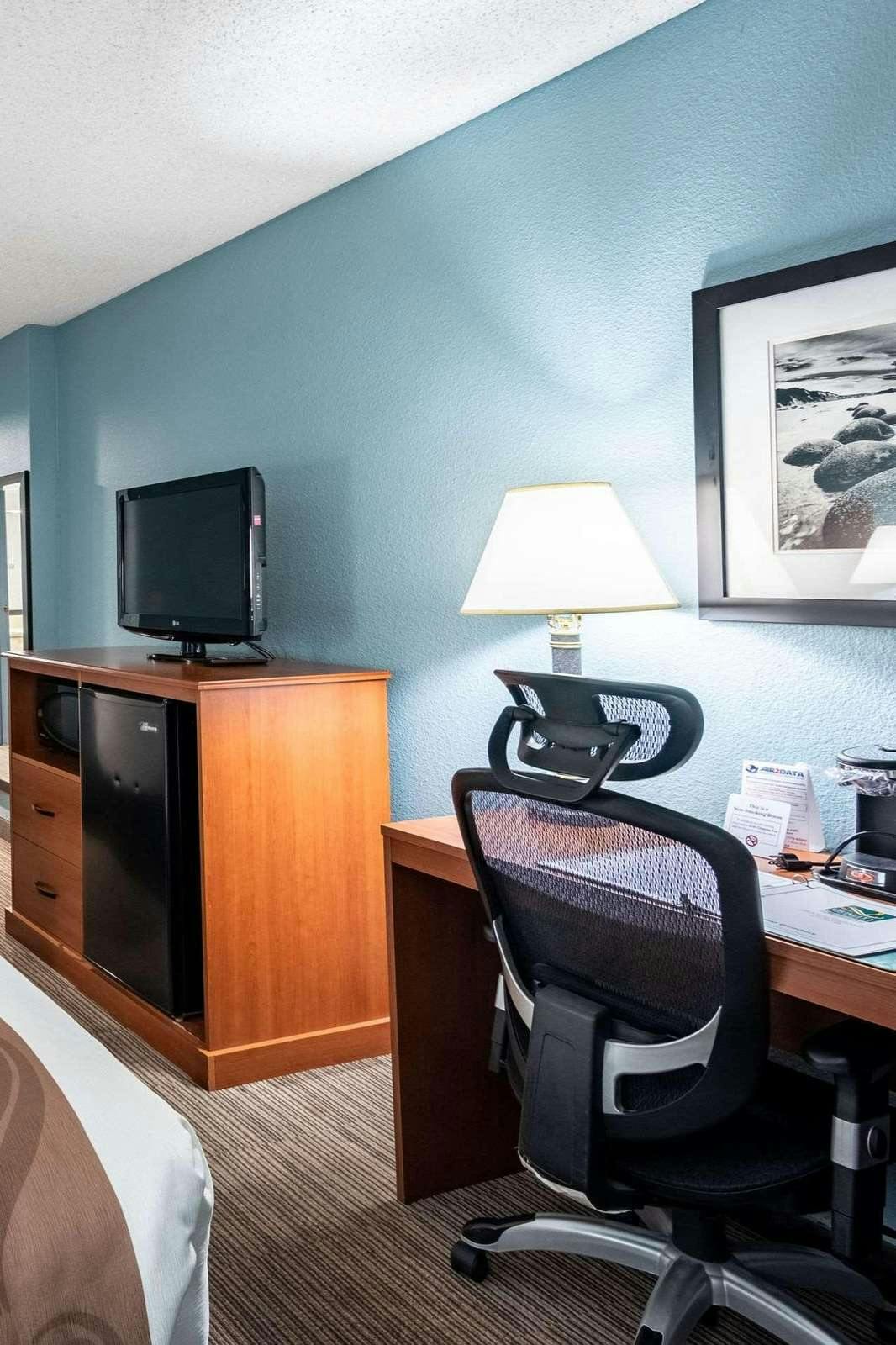 Hotel Quality Inn and Suites Garden Of The Gods photo 3