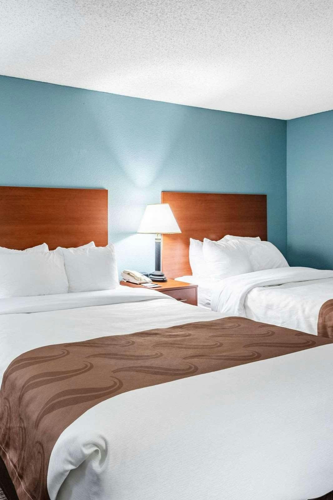 Hotel Quality Inn and Suites Garden Of The Gods photo 2