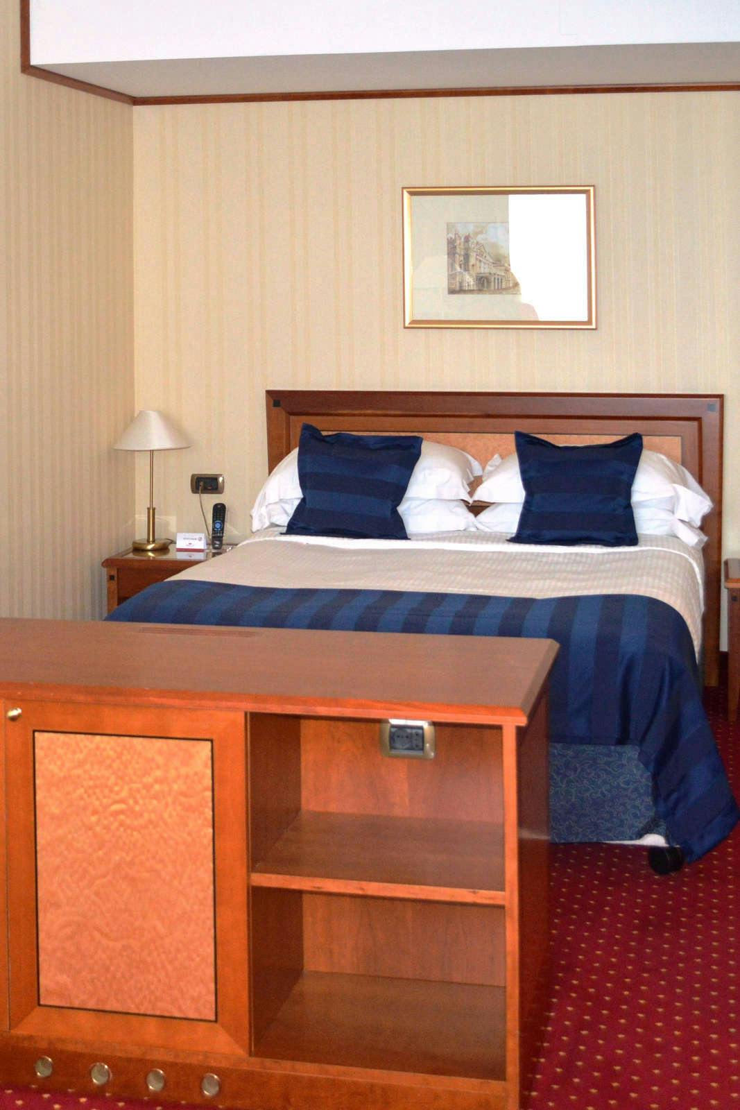 Hotel Crowne Plaza Milan Linate photo 1