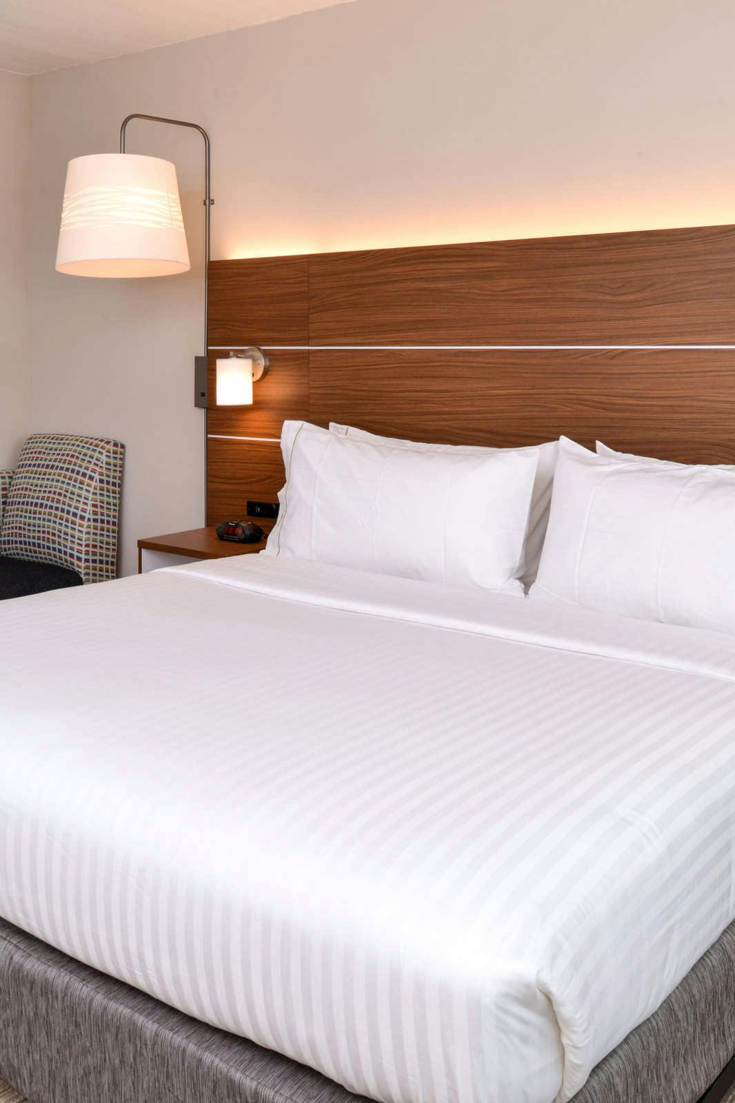 Hotel Holiday Inn Express & Suites St. Petersburg Madeira Beach photo 2