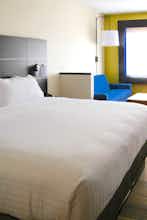 Hotel Holiday Inn Express & Suites Oswego photo 2