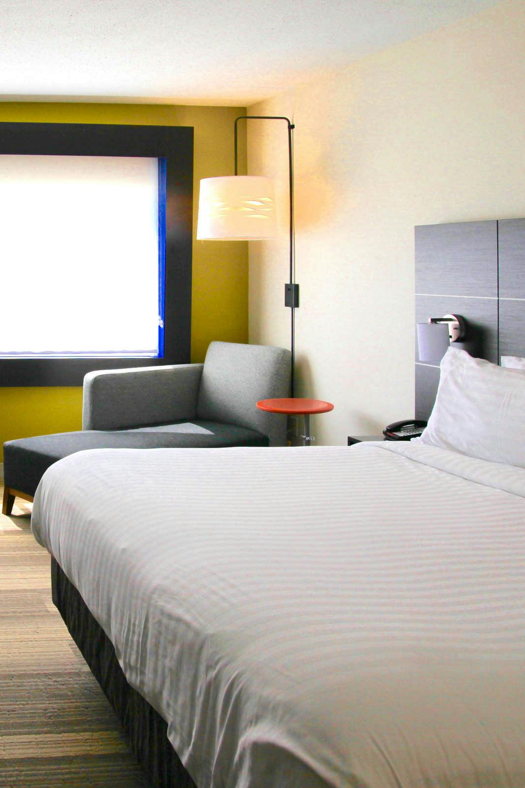 Hotel Holiday Inn Express & Suites Oswego photo 1