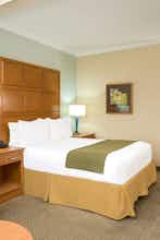 Hotel Holiday Inn Express & Suites Santa Clara Silicon Valley photo 1