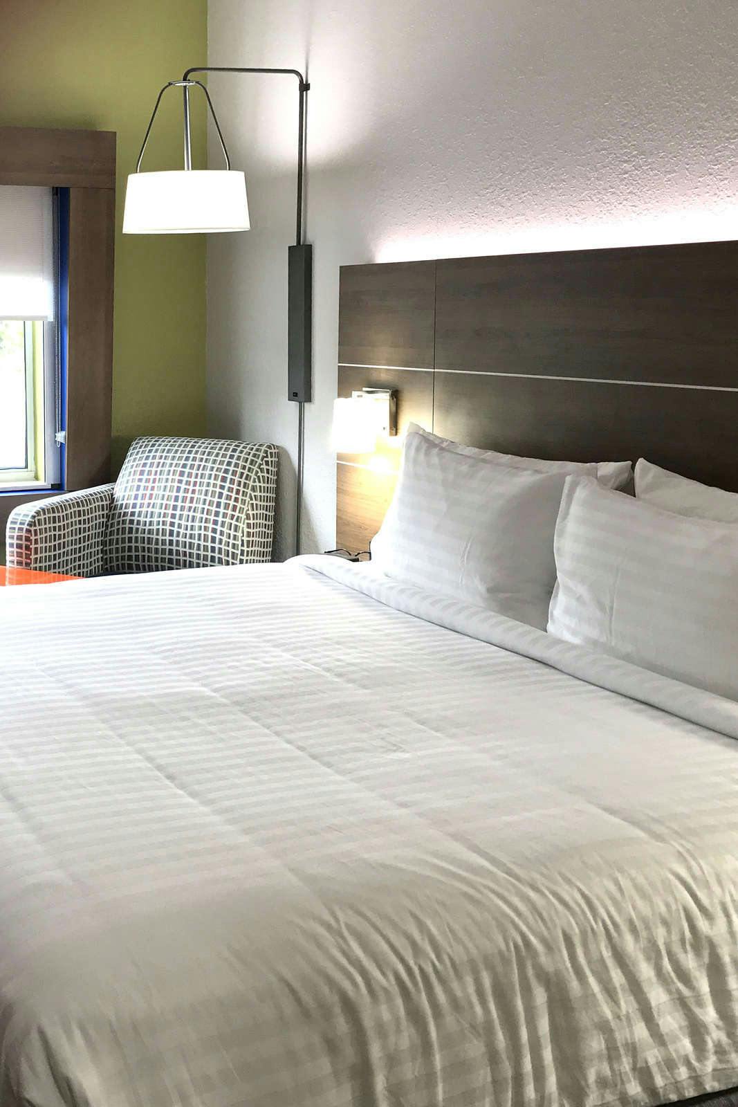 Hotel Holiday Inn Express Naples South I-75 photo 1